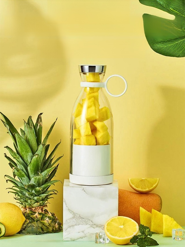 Travel Mini Electric Juicer Cup 🍀✨💧❤️Unlock refreshing, freshly squeezed juice in 3 seconds  🔥Order today and get a free cleaning brush