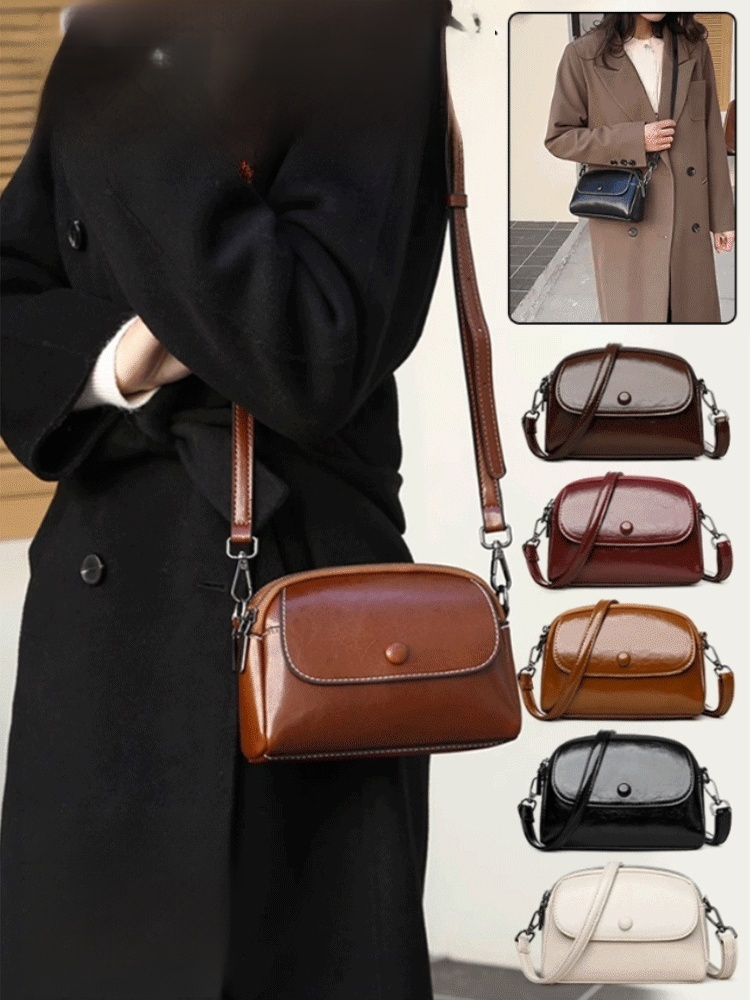 Shiny Leather Single Shoulder Bag 💕🍀 this one bag is all you need when you go out.