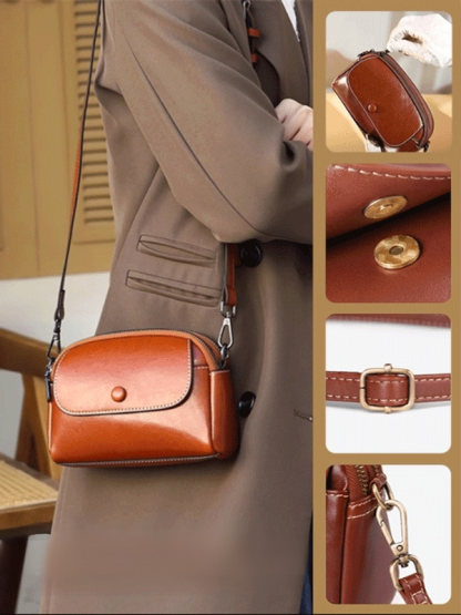 Shiny Leather Single Shoulder Bag 💕🍀 this one bag is all you need when you go out.