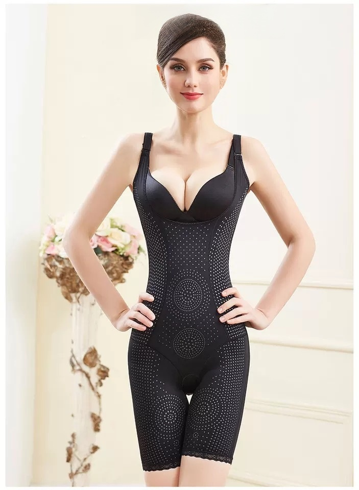 [Full body shaping] Seamless slimming one-piece body shaper 💕🍀 It’s this temperature-locking shapewear thateven flight attendants are wearing.