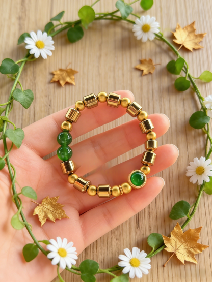 A versatile bracelet with a touch of understated luxury.