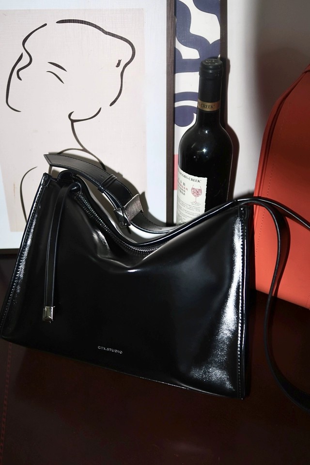 DEEPKEE original nubuck handmade full-grain genuine leather cowhide bag 黑色高級感肩斜背包A273號