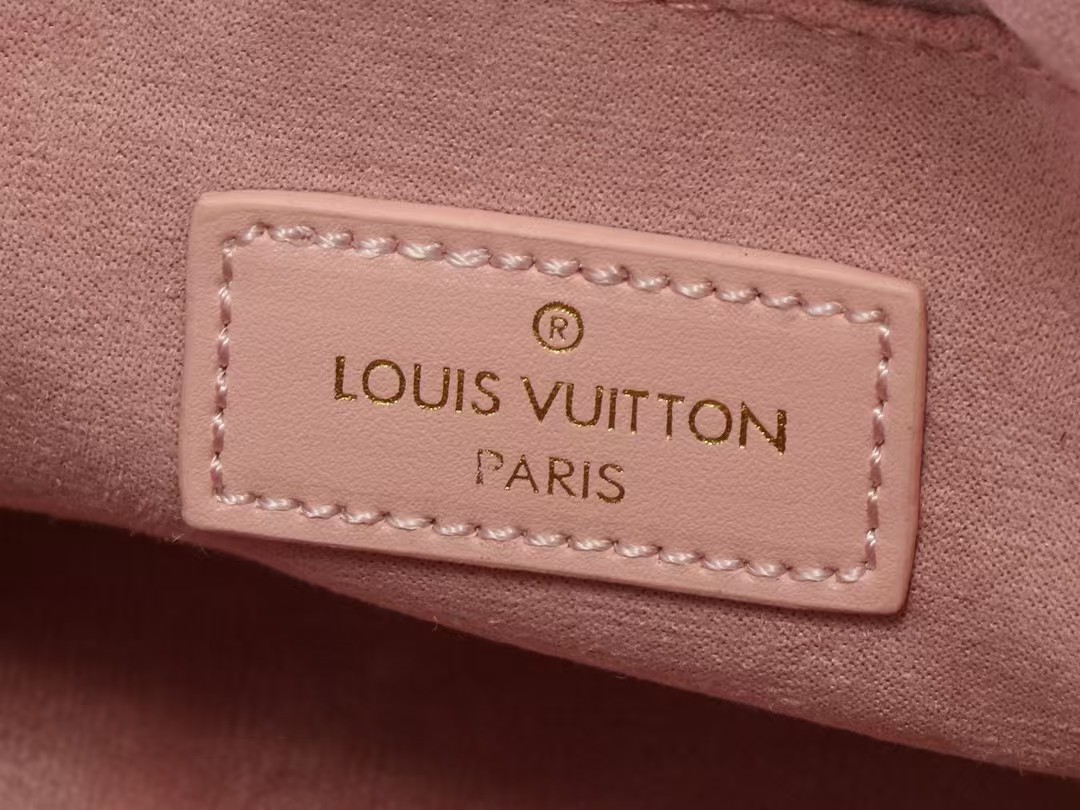【LOUIS VUITTON】ルイ・ヴィトン★ONTHEGO EAST WEST★バッグ M11274