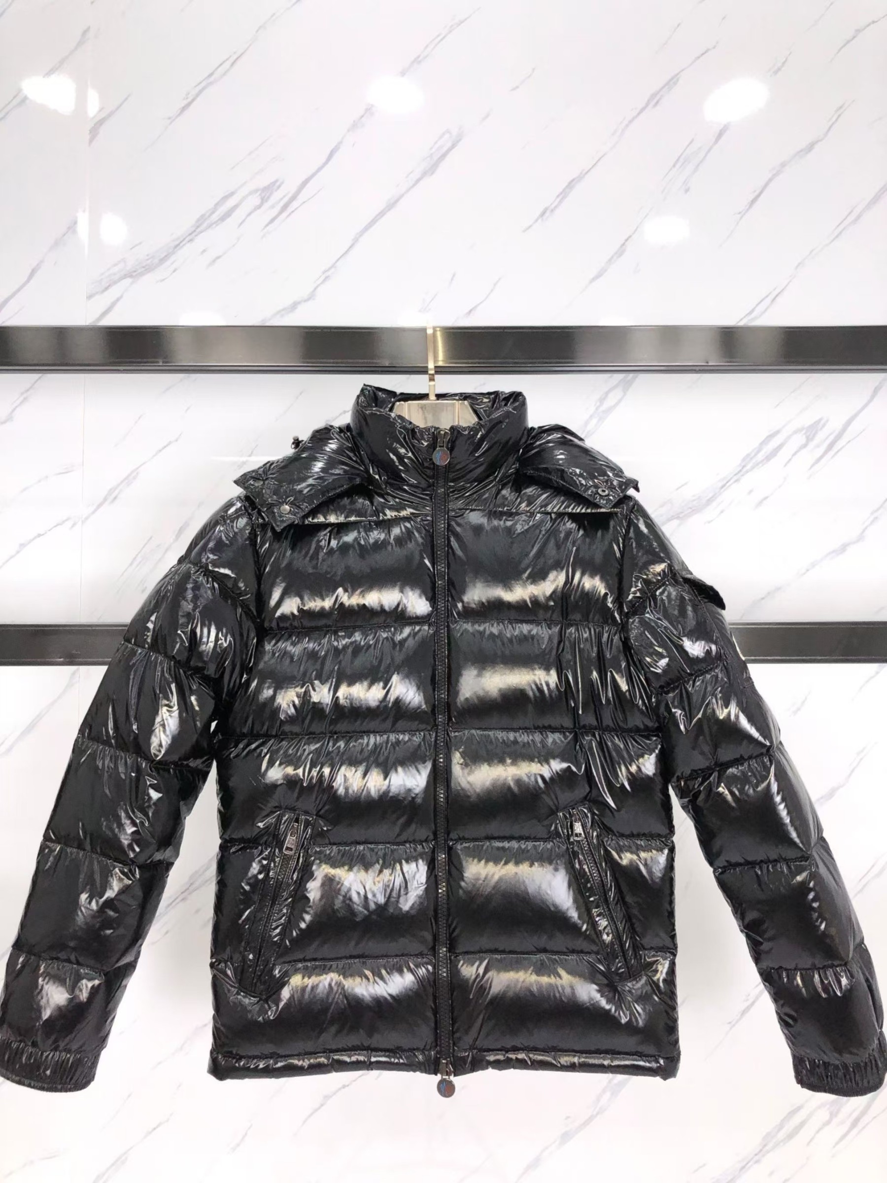 【Moncler全国送料無料】【即日出荷】新作数量限定予行販売モンクレールダウンジャケット