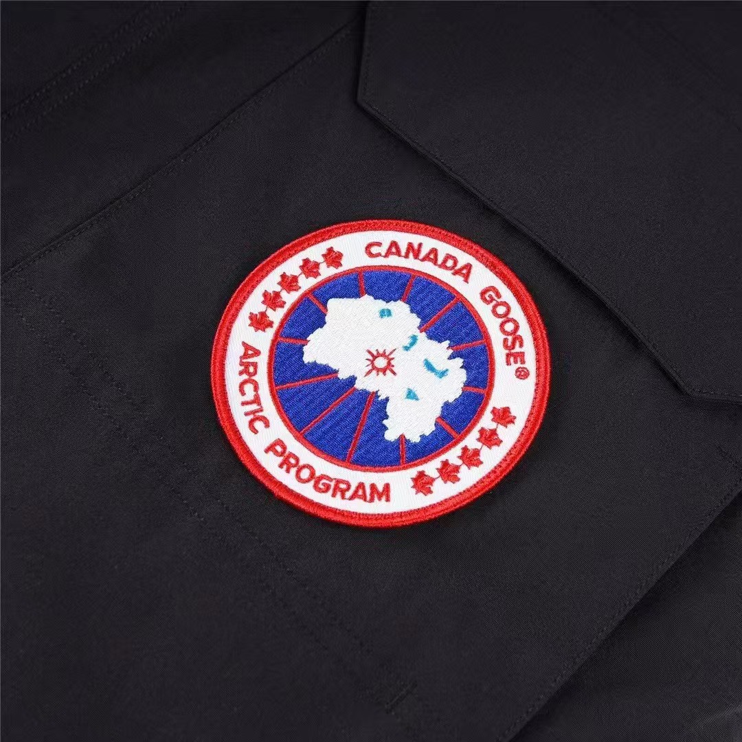 【Canada Goose】カナダグース 男女兼用、ご好評に付き再入荷！