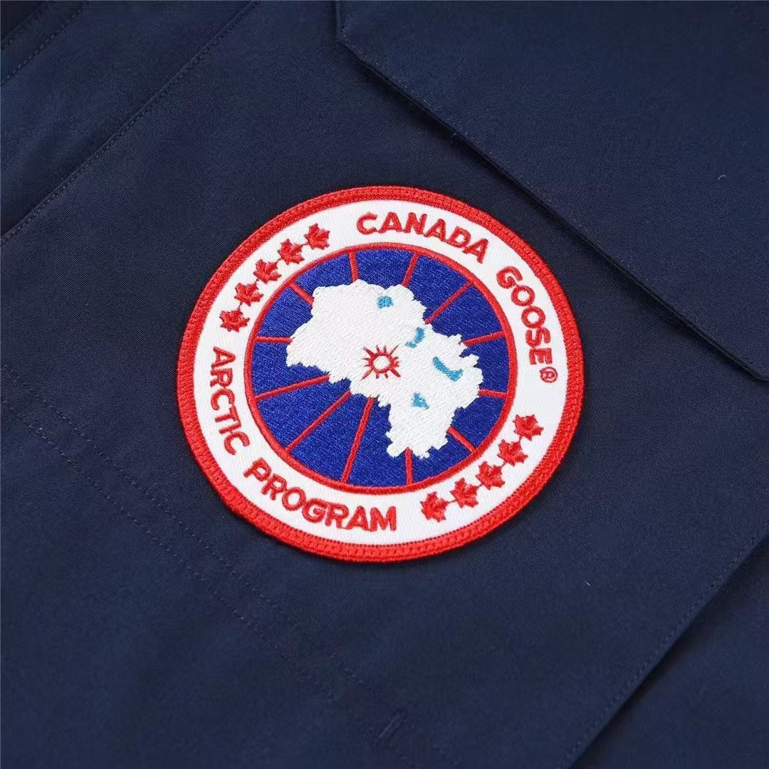 【Canada Goose】カナダグース 男女兼用、ご好評に付き再入荷！