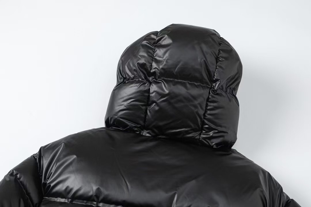 PRADA ダウンジャケット 代金引換 送料無料 おうちで試着