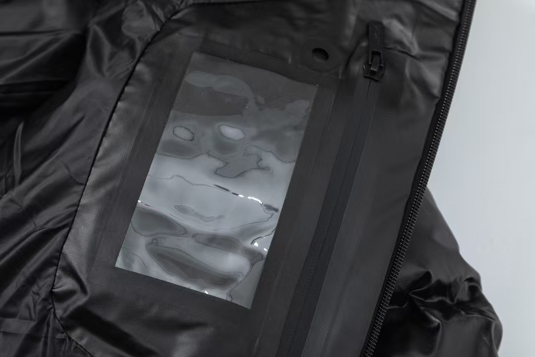 PRADA ダウンジャケット 代金引換 送料無料 おうちで試着