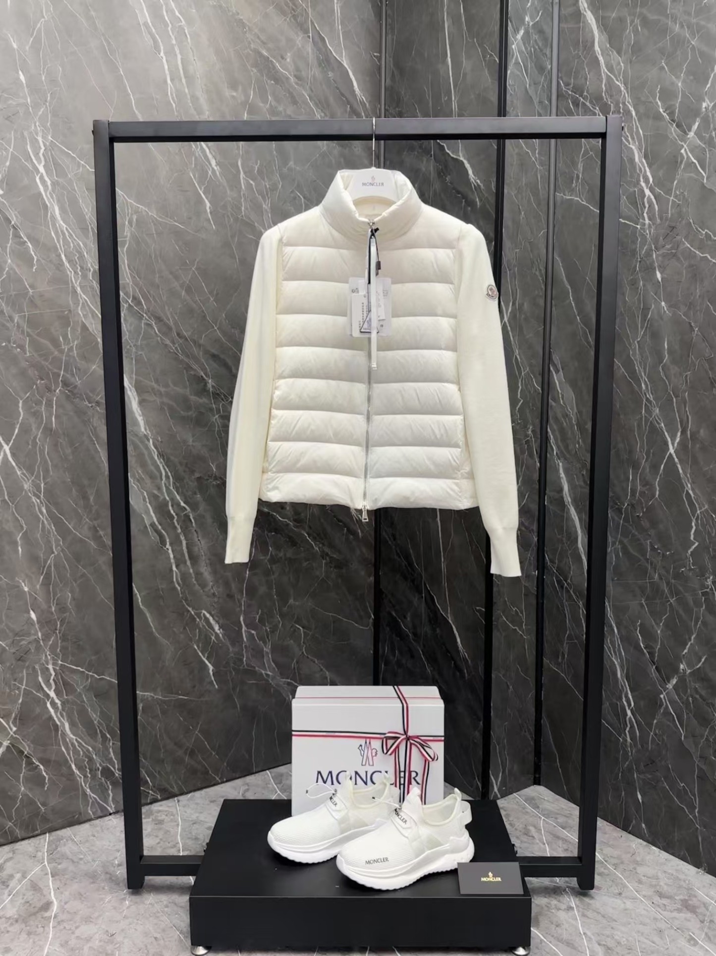 【MONCLER全国送料無料】新作数量限定予行販売モンクレールダウンジャケット