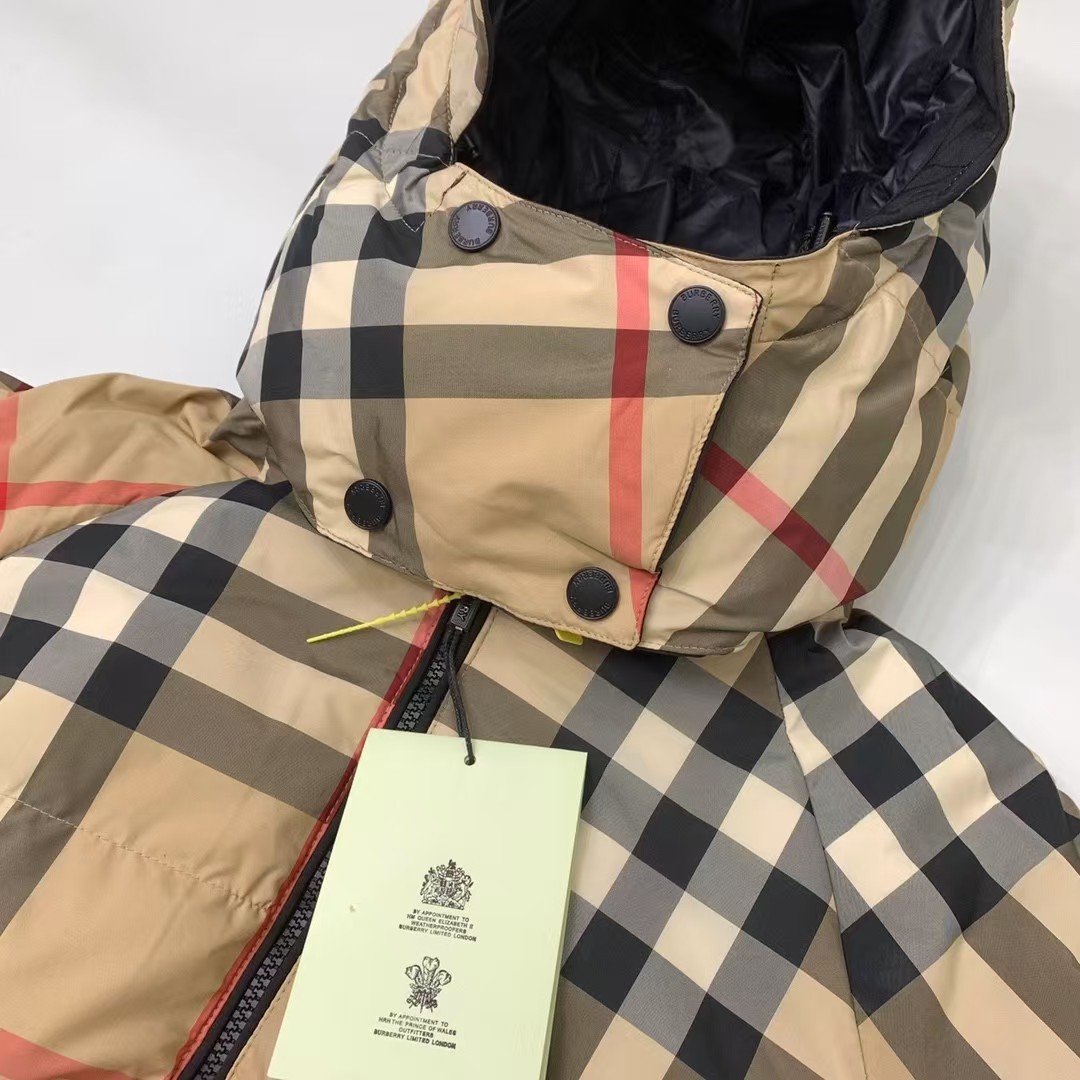 【BUREERRY公式 旗艦店】（バーバリー）ダウンジャケット、ご好評に付き再入荷！！