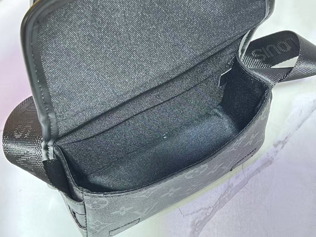 【LOUIS VUITTON旗艦店】ルイ・ヴィトン★BOSPHORE M12599★19*12*7CM