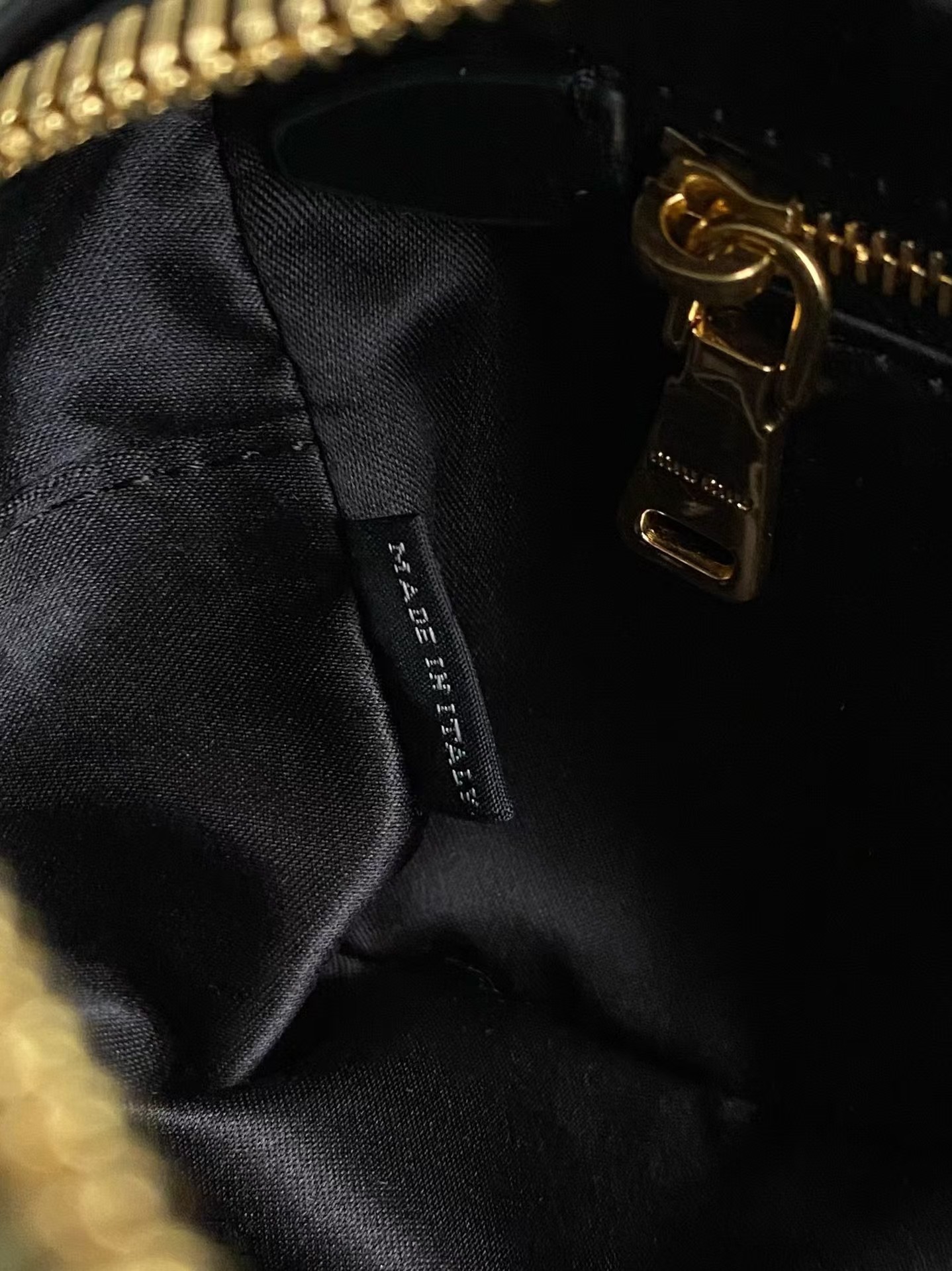 【MIU MIU公式旗艦店】レディースバッグ 22*10.5*7.5CM