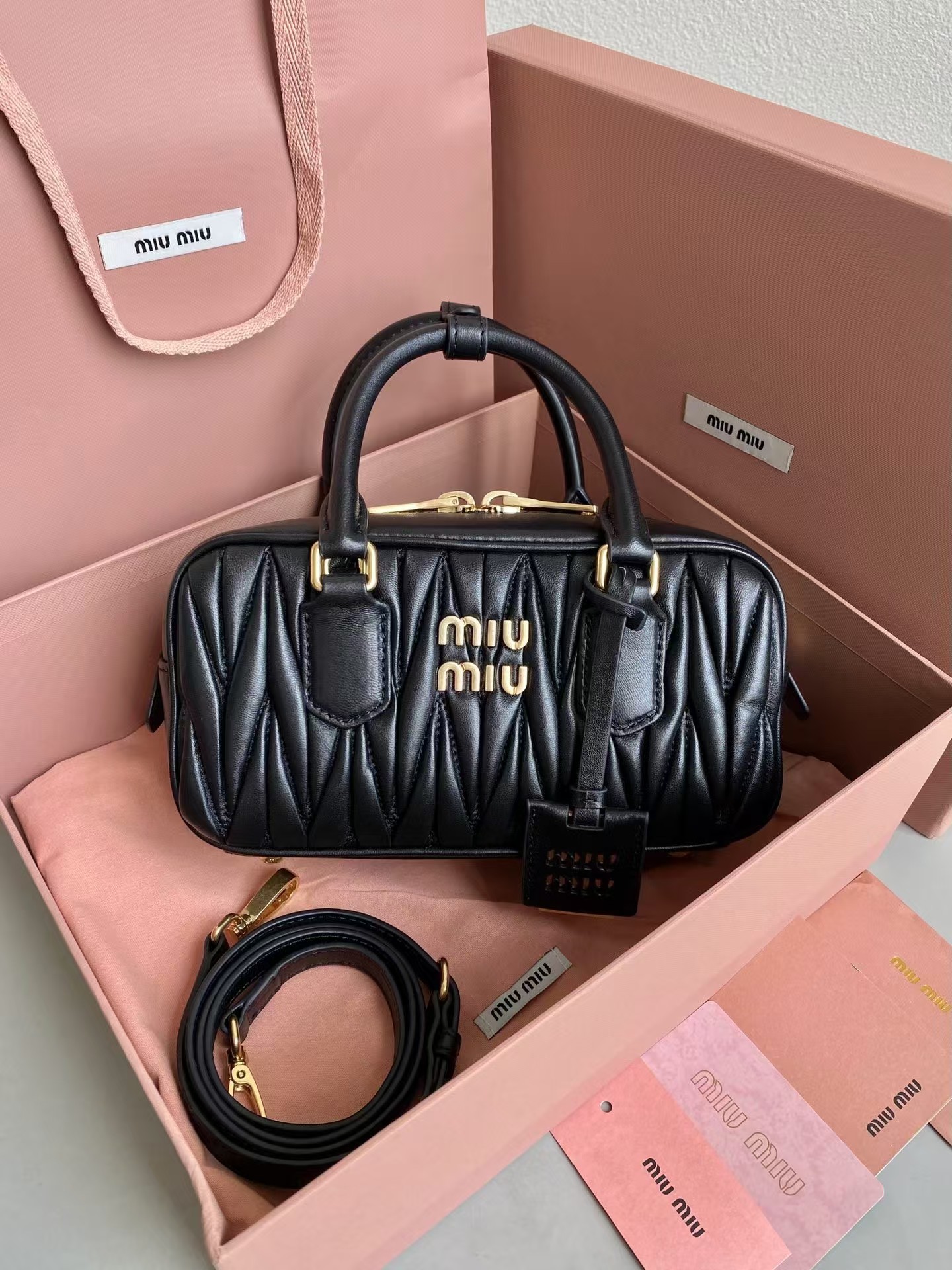 【MIU MIU公式旗艦店】レディースバッグ 22*10.5*7.5CM