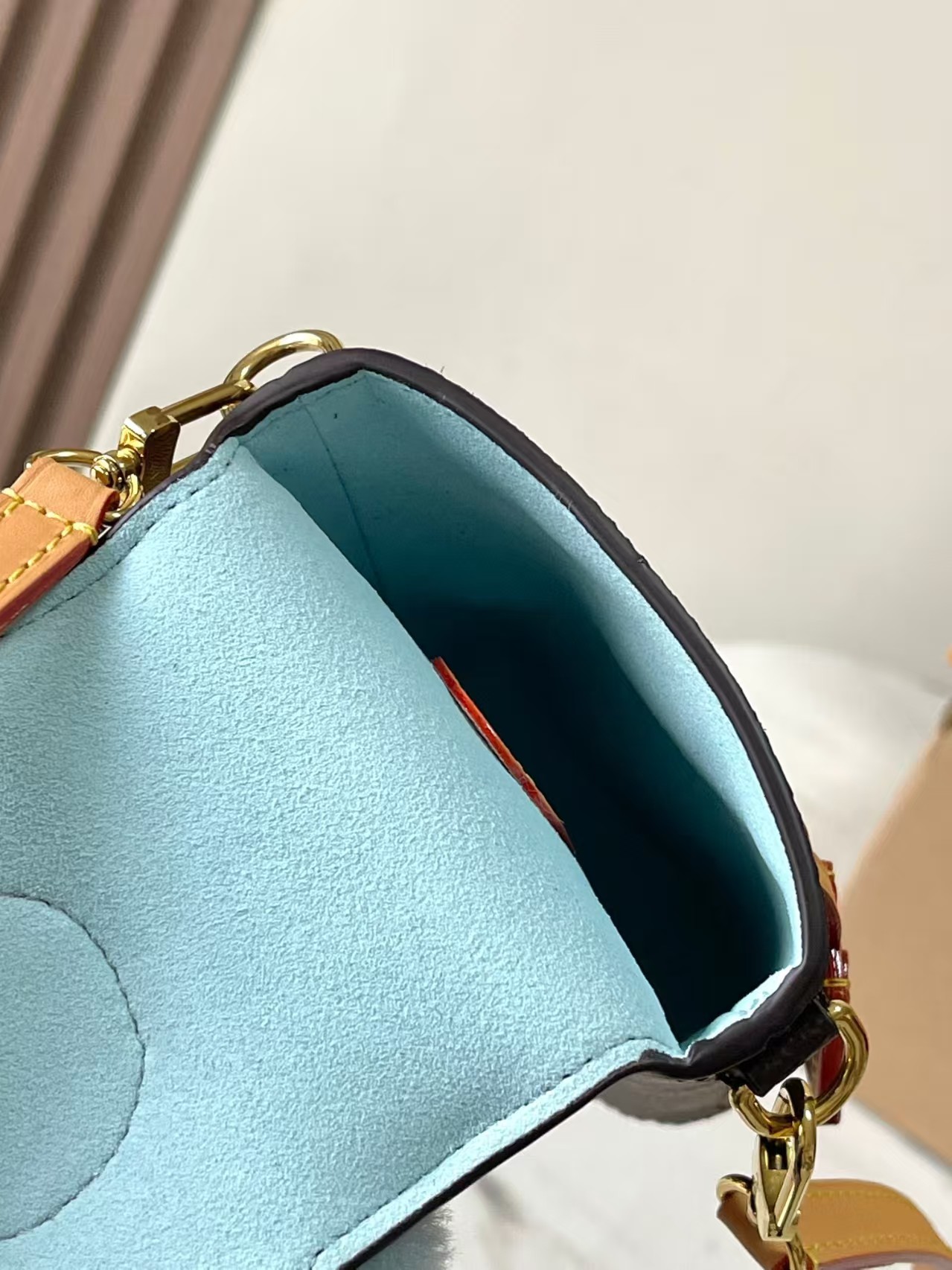 【LOUIS VUITTON旗艦店】ルイ・ヴィトン VIVIENNE携帯バッグ M12269