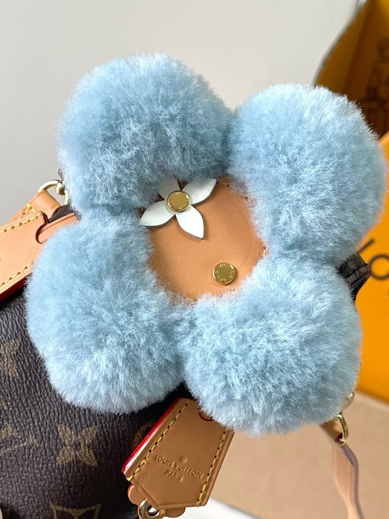 【LOUIS VUITTON旗艦店】ルイ・ヴィトン VIVIENNE携帯バッグ M12269