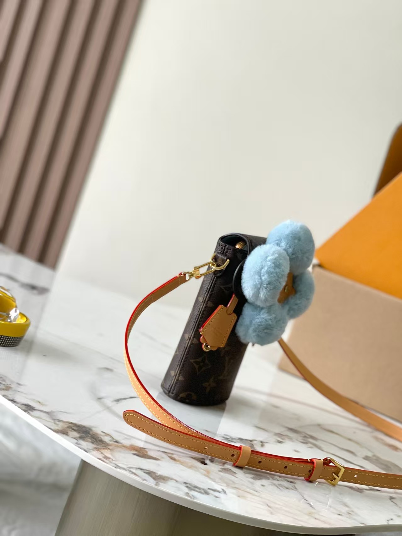 【LOUIS VUITTON旗艦店】ルイ・ヴィトン VIVIENNE携帯バッグ M12269