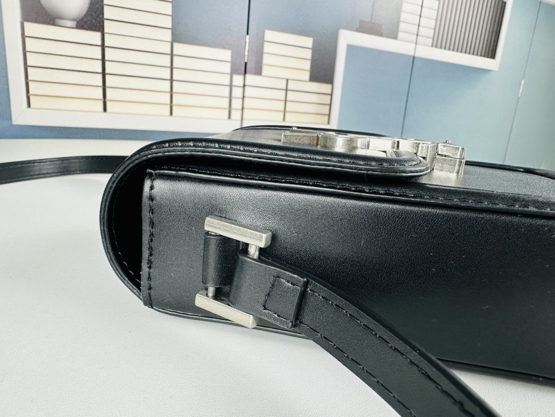 【SAINT LAURENT公式旗艦店】サンローラン HOBO スマホバッグ