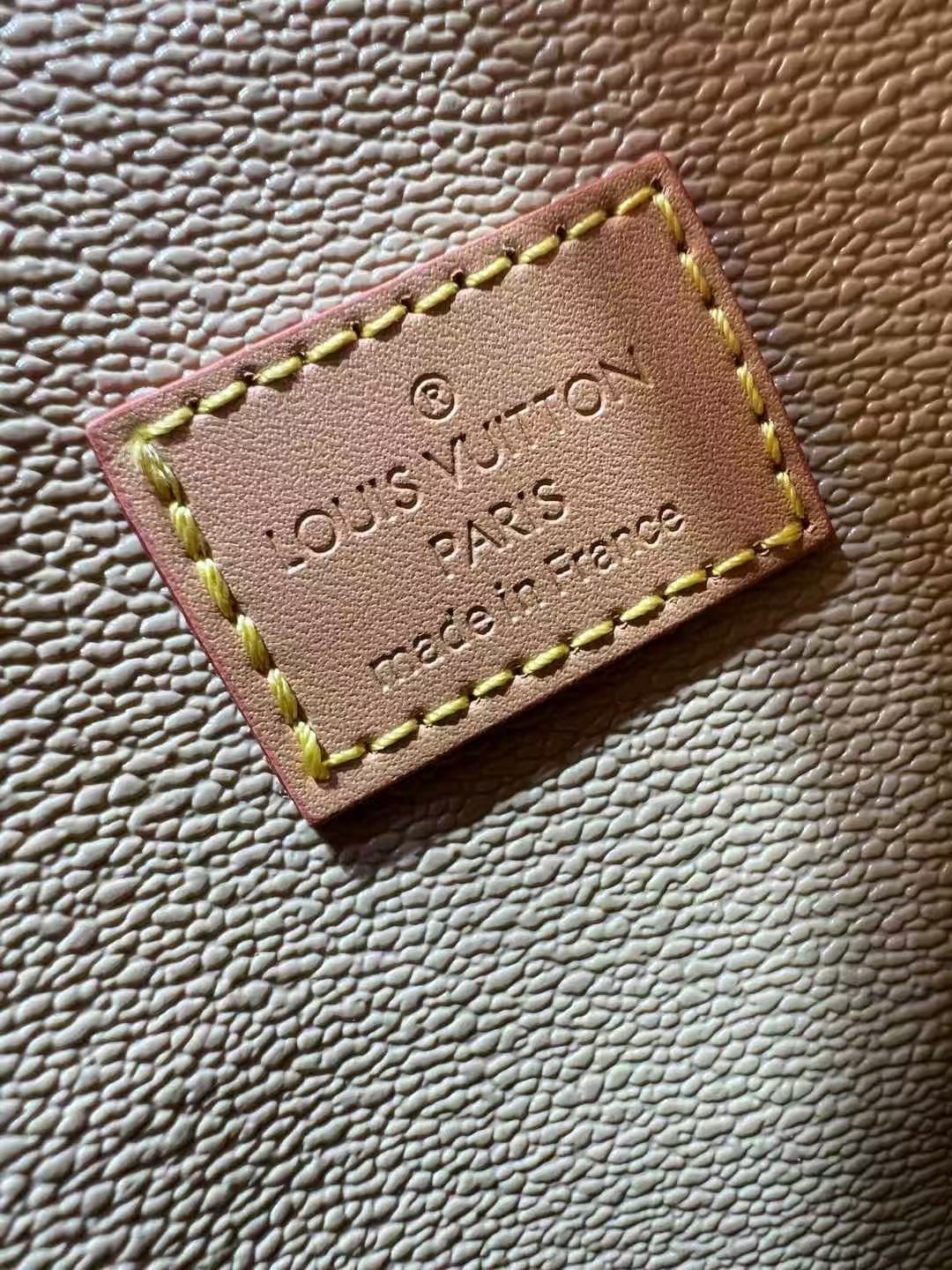 LOUIS VUITTON ルイヴィトン M81489 NANO BUCKET 斜め掛けバッグ