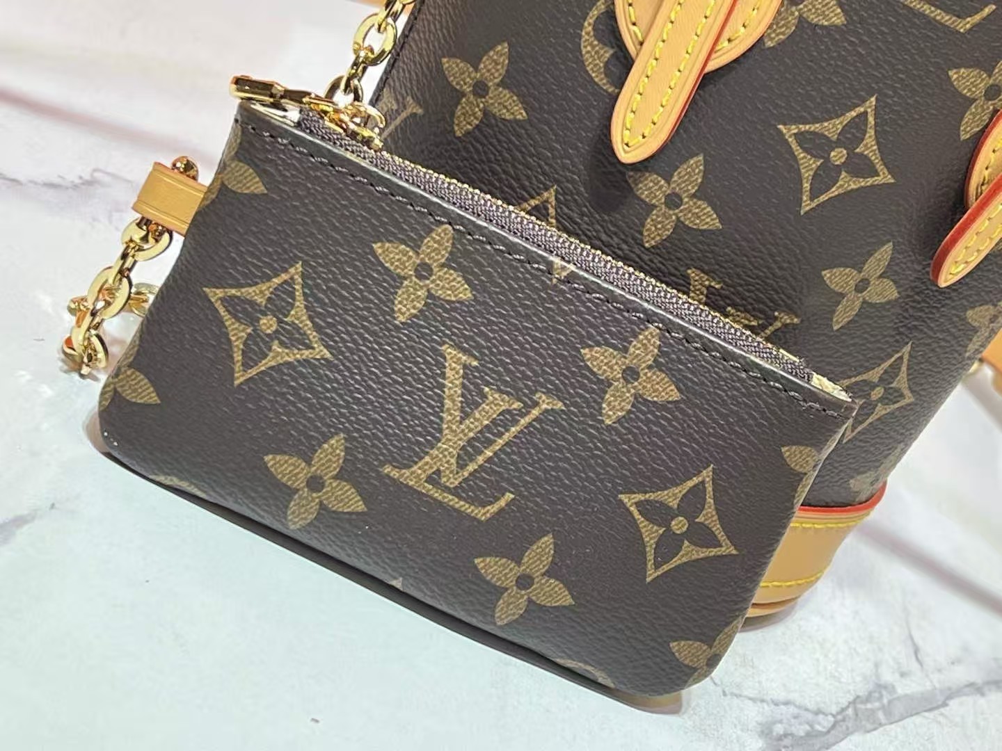 LOUIS VUITTON ルイヴィトン M81489 NANO BUCKET 斜め掛けバッグ