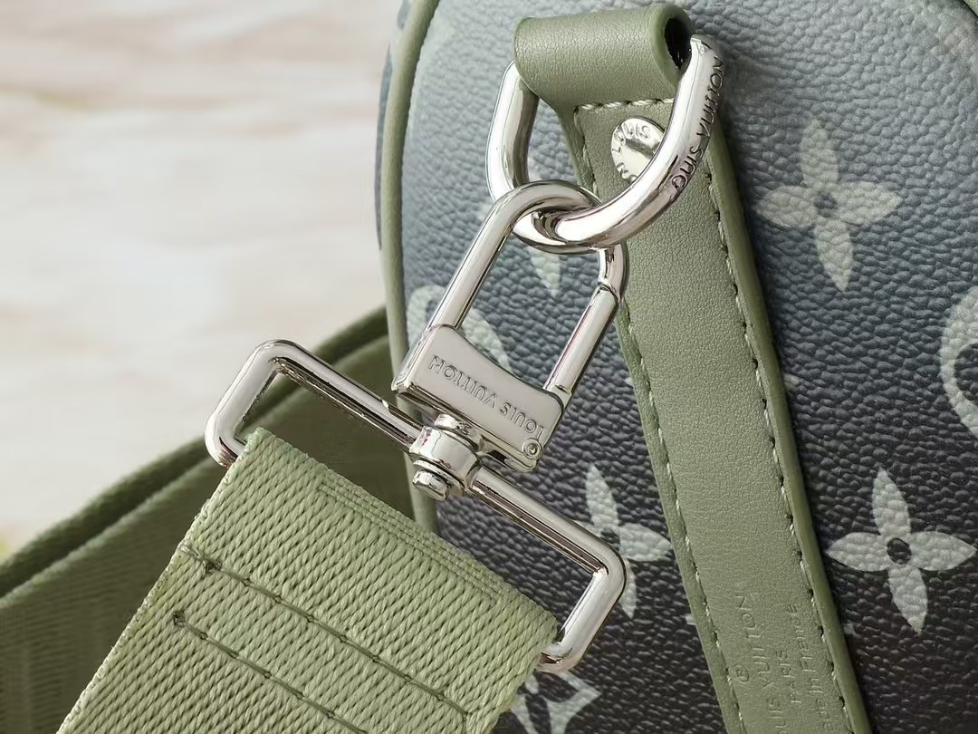 【コンパクトでお洒落♪】LV★キーポル・バンドリエール 25 M11591