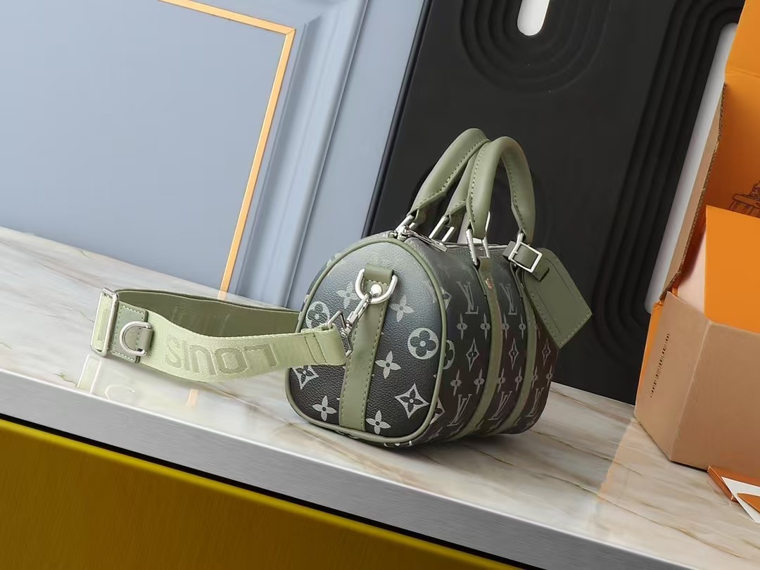 【コンパクトでお洒落♪】LV★キーポル・バンドリエール 25 M11591