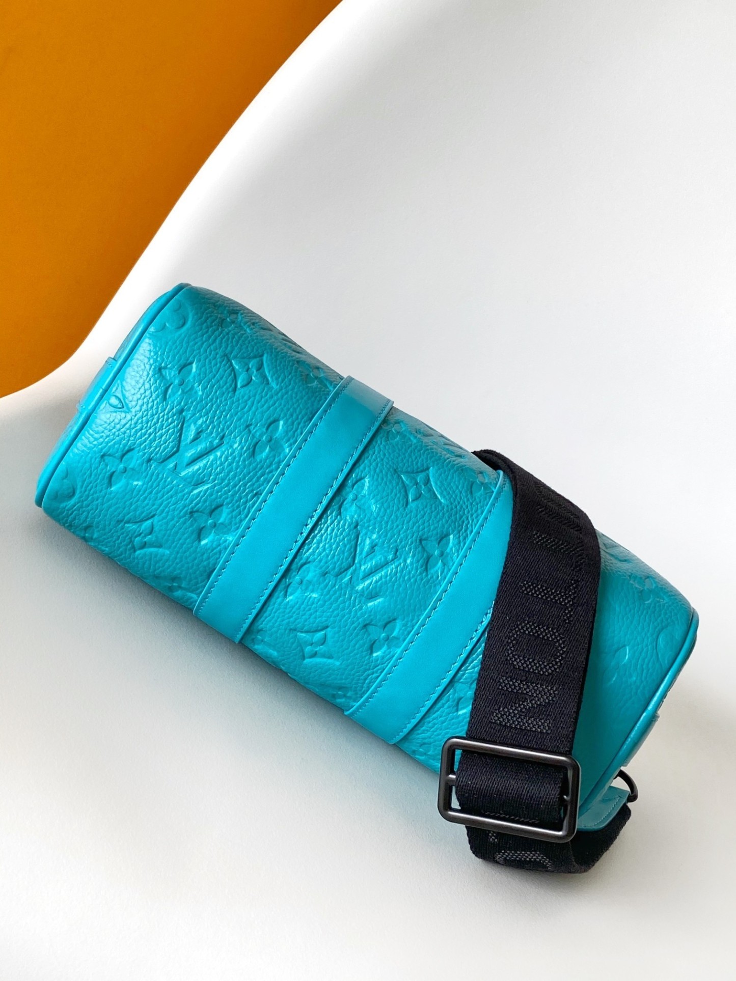 【鮮やかカラー♪】Louis Vuitton キーポル25 ショルダーバッグ