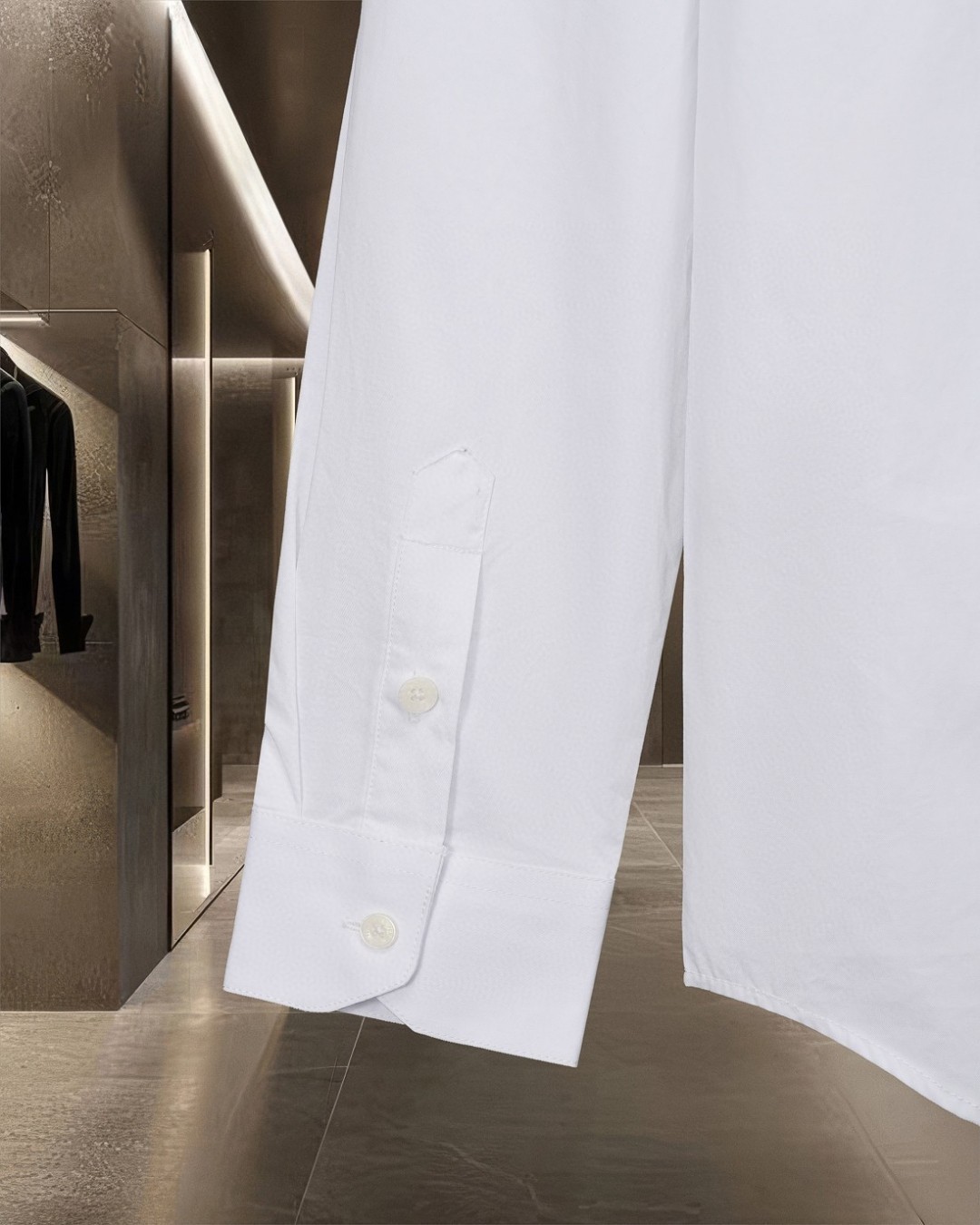 【FENDI旗艦店】（フェンディ）長袖シャツ、ご好評に付き再入荷！