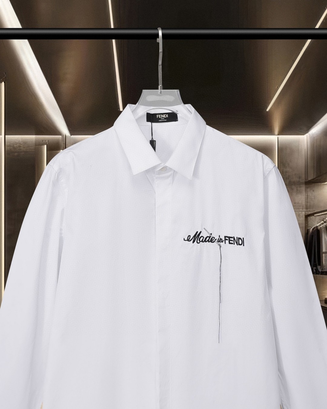 【FENDI旗艦店】（フェンディ）長袖シャツ、ご好評に付き再入荷！