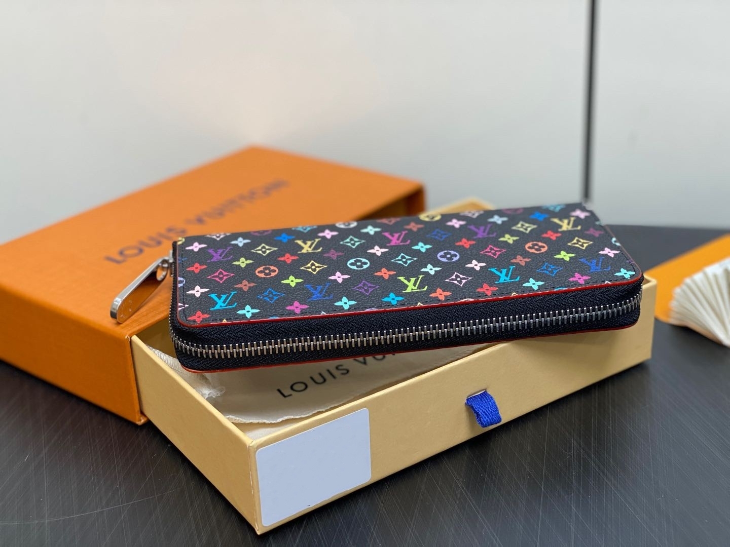 LOUIS VUITTON ルイヴィトン M13408 LV x TM ZIPPY 財布