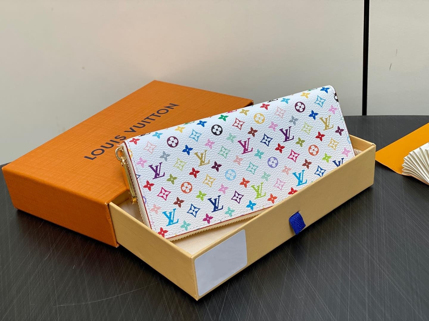 LOUIS VUITTON ルイヴィトン M13408 LV x TM ZIPPY 財布
