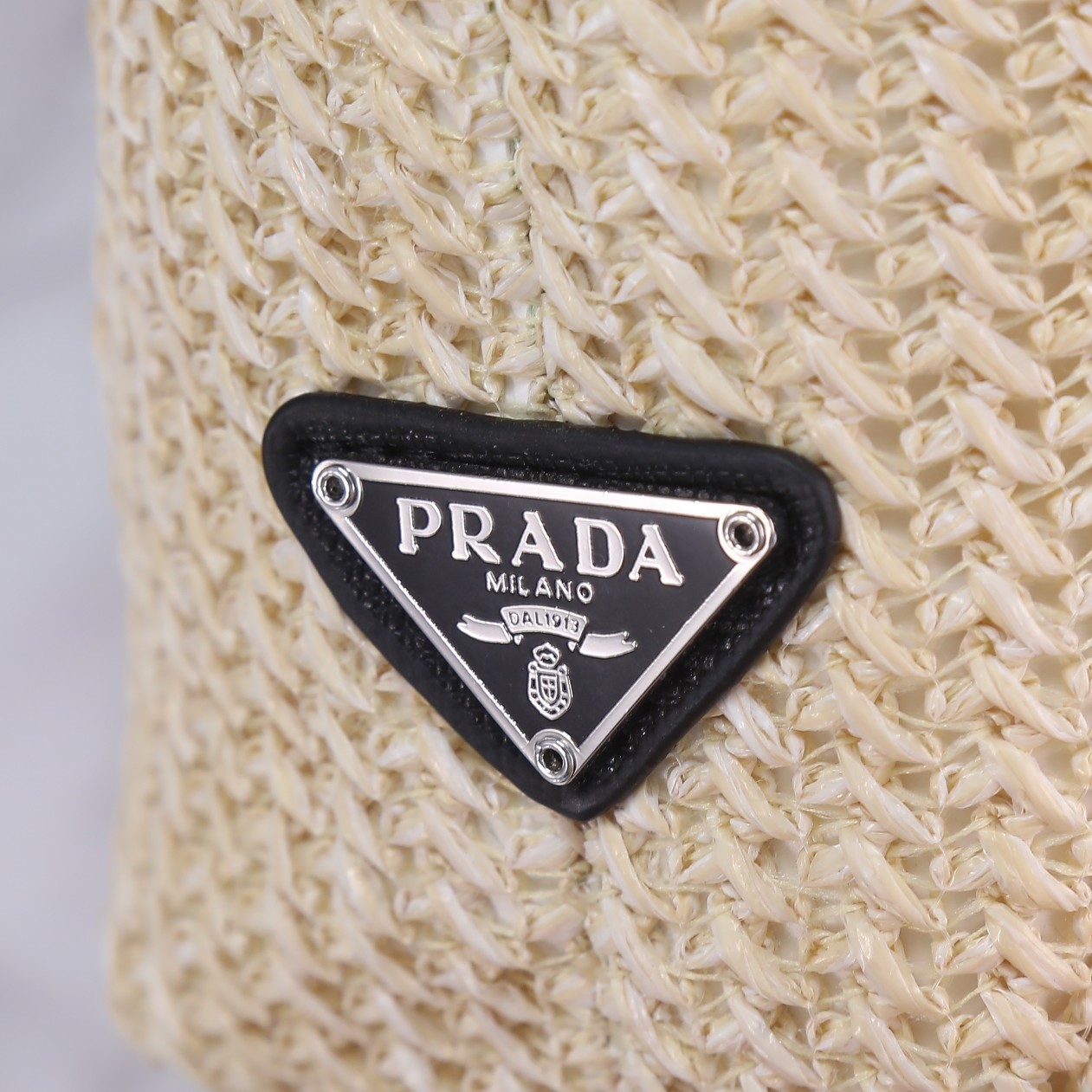 【PRADA旗艦店】プラダ わら編みバッグ 23*22CM