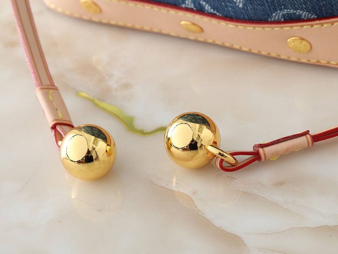 LOUIS VUITTON ルイヴィトン M83043 Nano Noé ショルダーバッグ