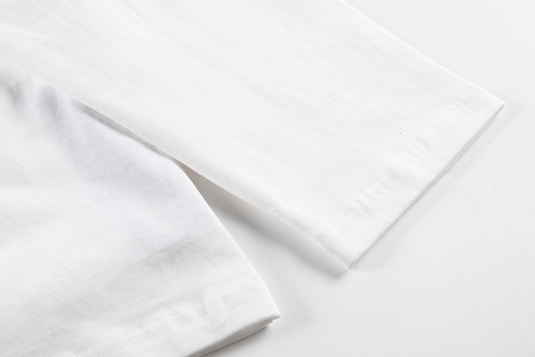 【BALENCIAGA旗艦店】バレンシアガ 刺繡長袖 ご好評に付き再入荷！