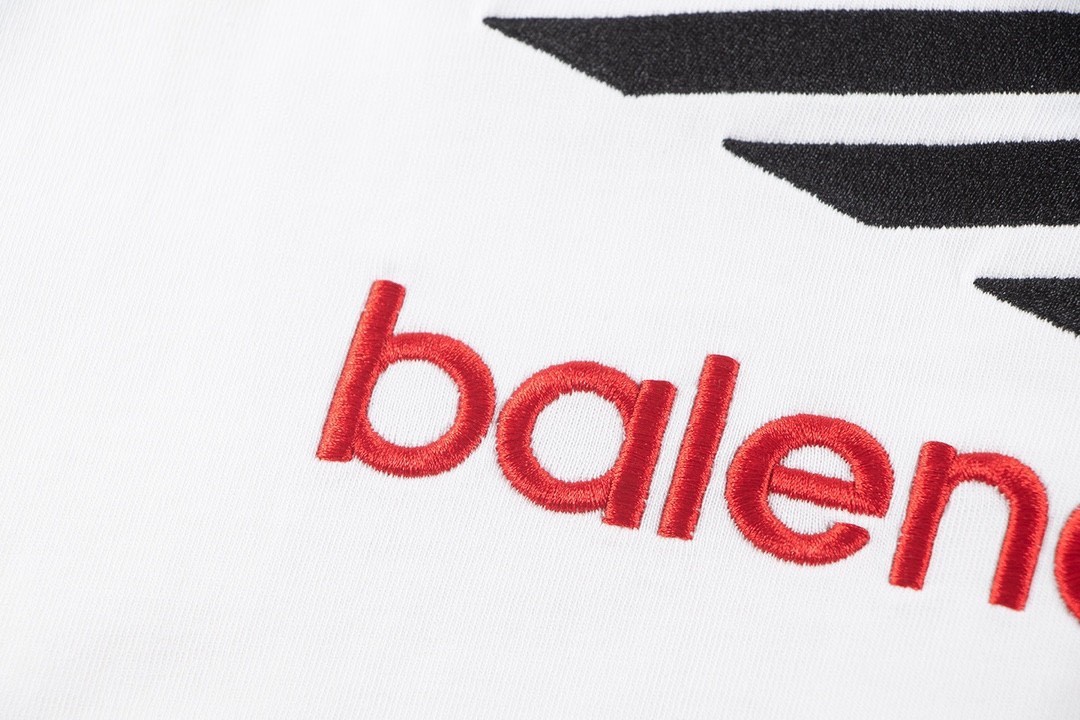 【BALENCIAGA旗艦店】バレンシアガ 刺繡長袖 ご好評に付き再入荷！