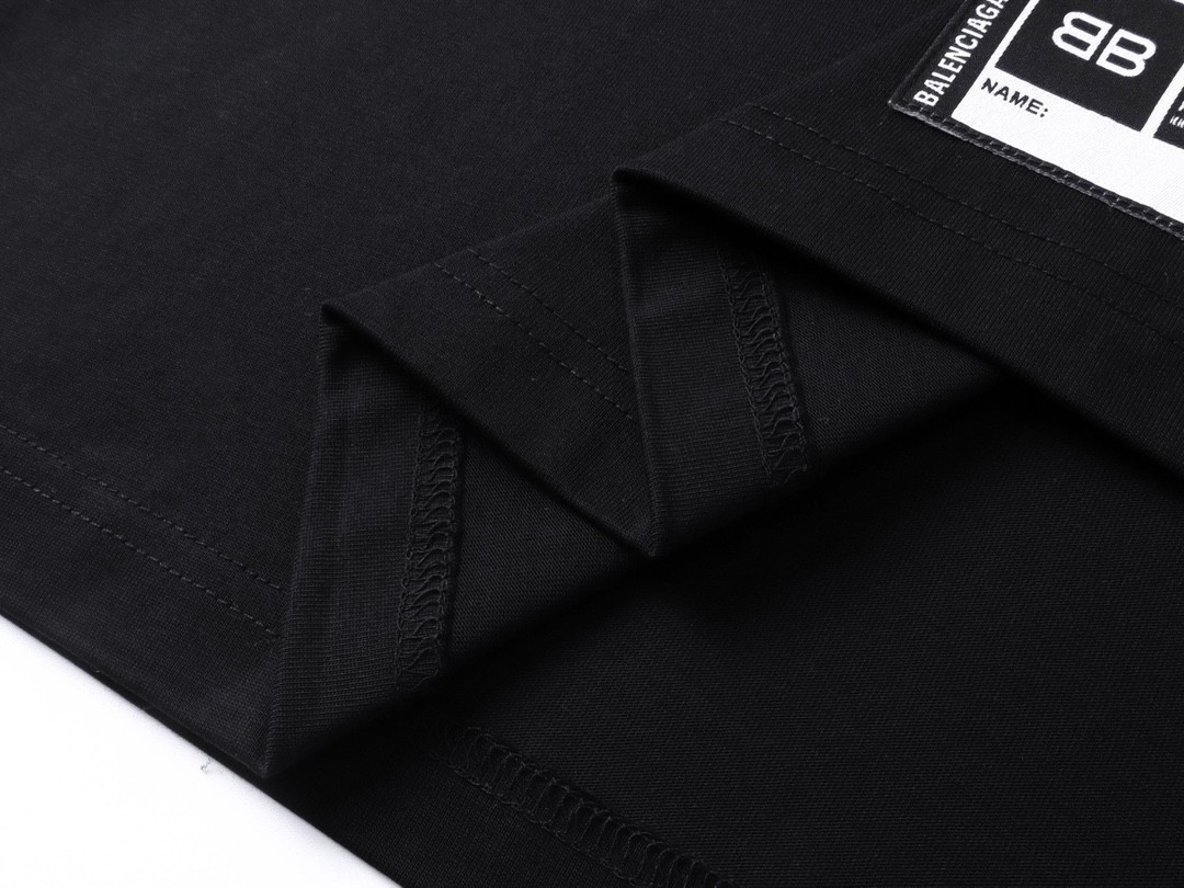 【BALENCIAGA】バレンシアガ 長袖 男女兼用 ご好評に付き再入荷！