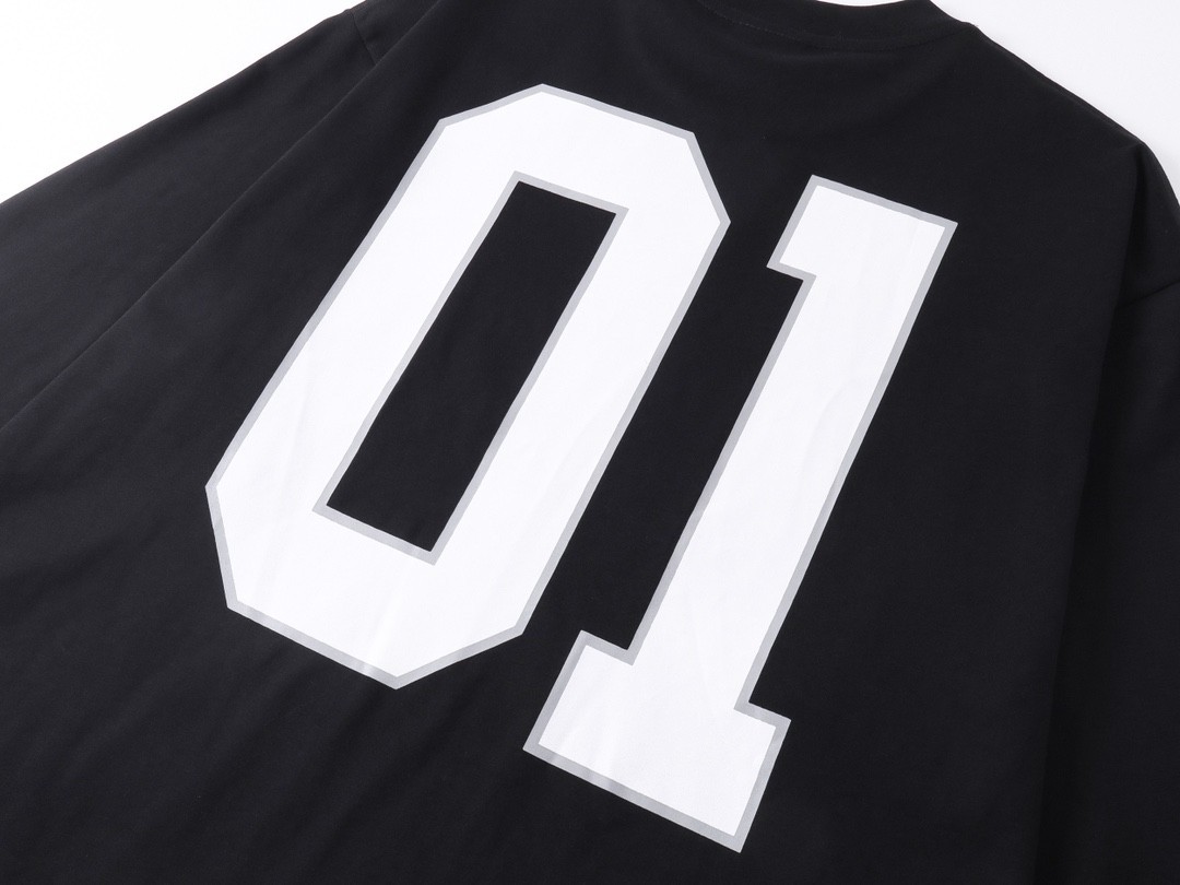 【BALENCIAGA】バレンシアガ 長袖 男女兼用 ご好評に付き再入荷！