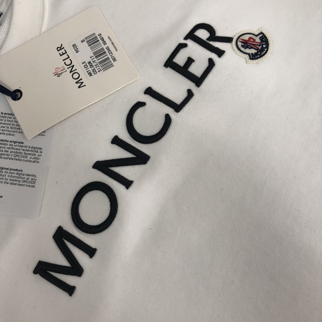 【MONCLER旗艦店】（モンクレール）長袖 ご好評に付き再入荷！