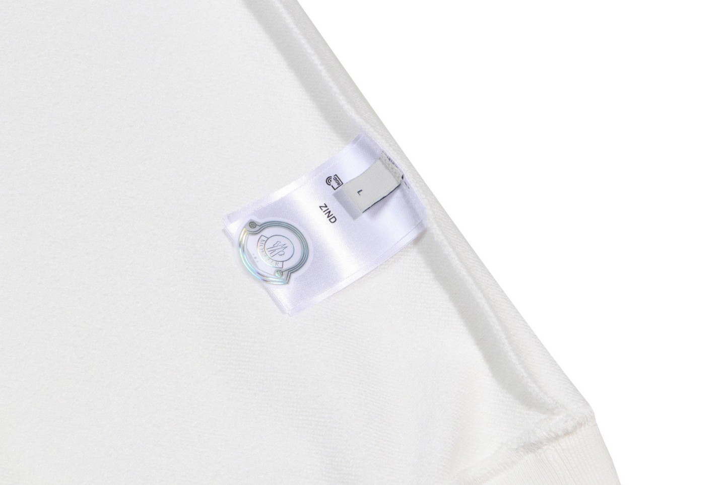 【MONCLER旗艦店】（モンクレール）長袖 ご好評に付き再入荷！