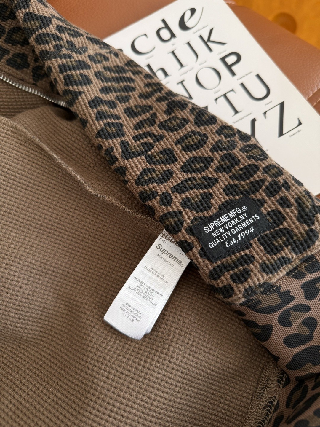 【SUPREME旗艦店】 パーカー 男女兼用 ご好評に付き再入荷！