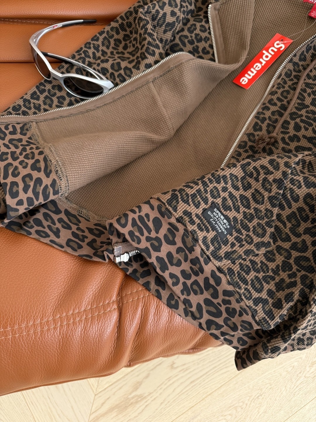 【SUPREME旗艦店】 パーカー 男女兼用 ご好評に付き再入荷！