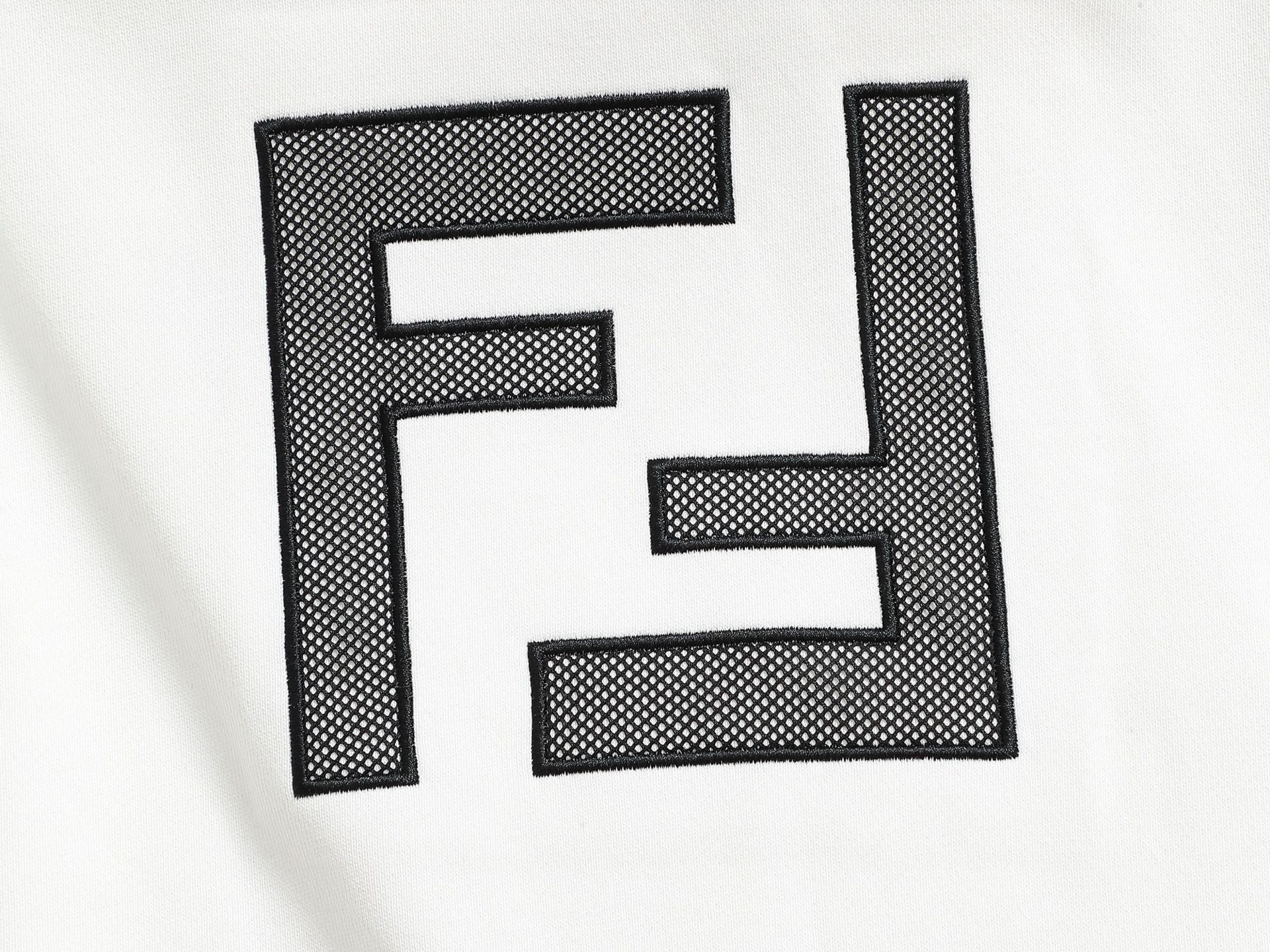 【FENDI旗艦店】フェンディ パーカー 男女兼用 ご好評に付き再入荷！