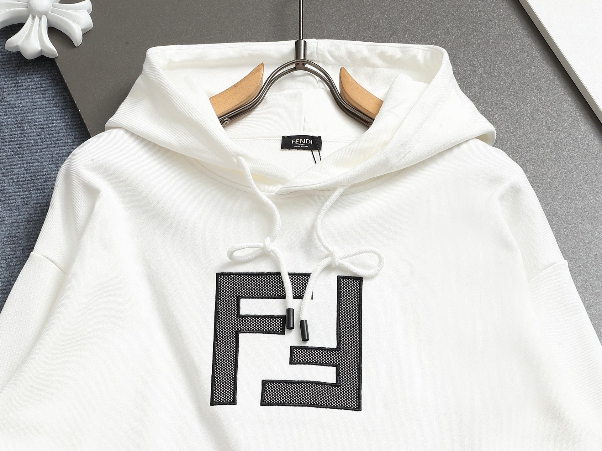 【FENDI旗艦店】フェンディ パーカー 男女兼用 ご好評に付き再入荷！