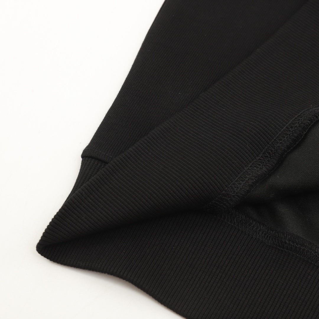 【FENDI旗艦店】フェンディ パーカー 男女兼用 ご好評に付き再入荷！