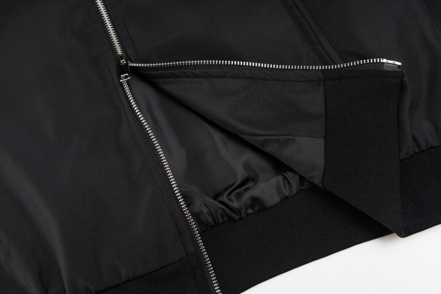 【PRADA旗艦店】プラダ ジャケット ご好評に付き再入荷！