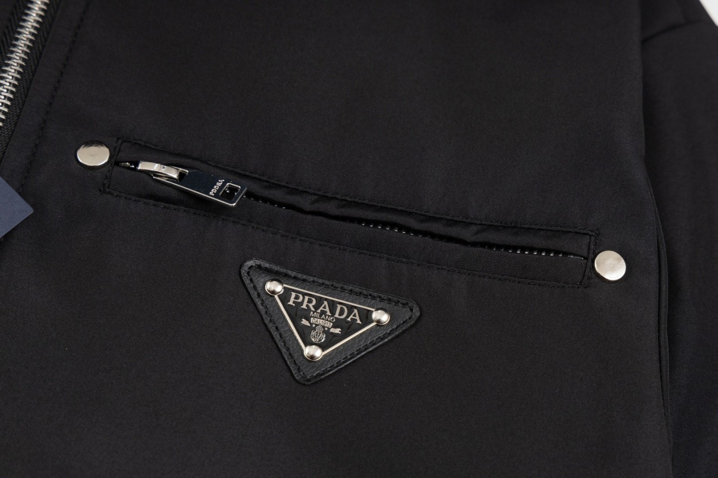 【PRADA旗艦店】プラダ ジャケット ご好評に付き再入荷！