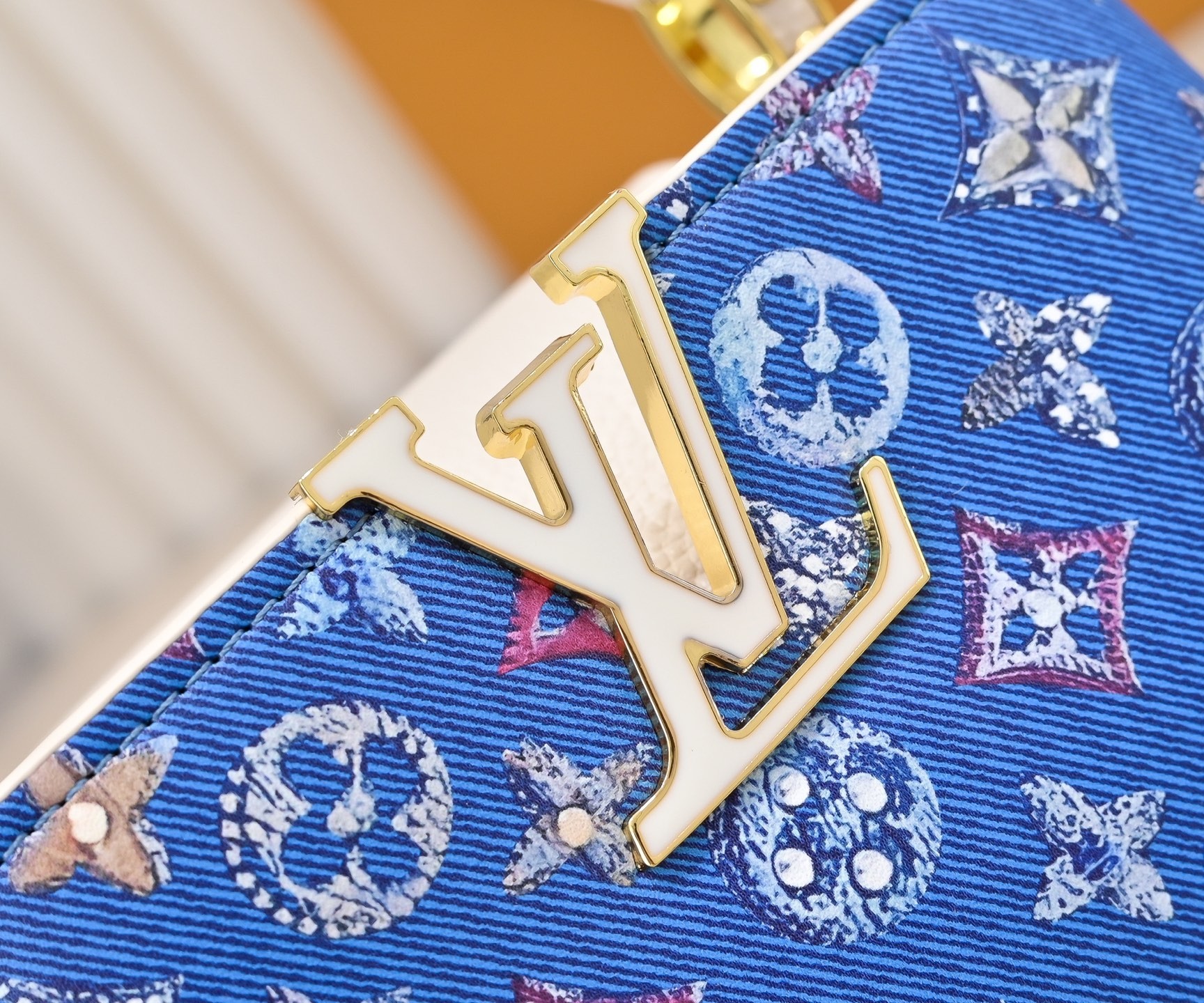 【LOUIS VUITTON旗艦店】ルイヴィトン CAPUCINES ハンドバッグ M12947