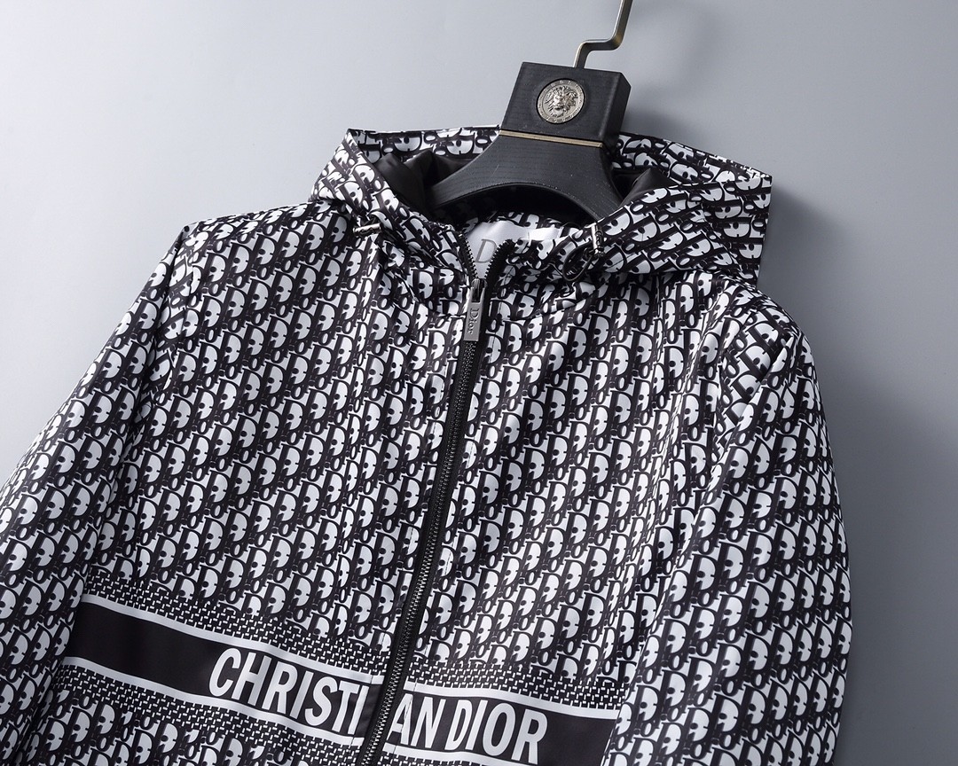 【Dior公式 旗艦店】（ディオール）ジャケット、ご好評に付き再入荷！