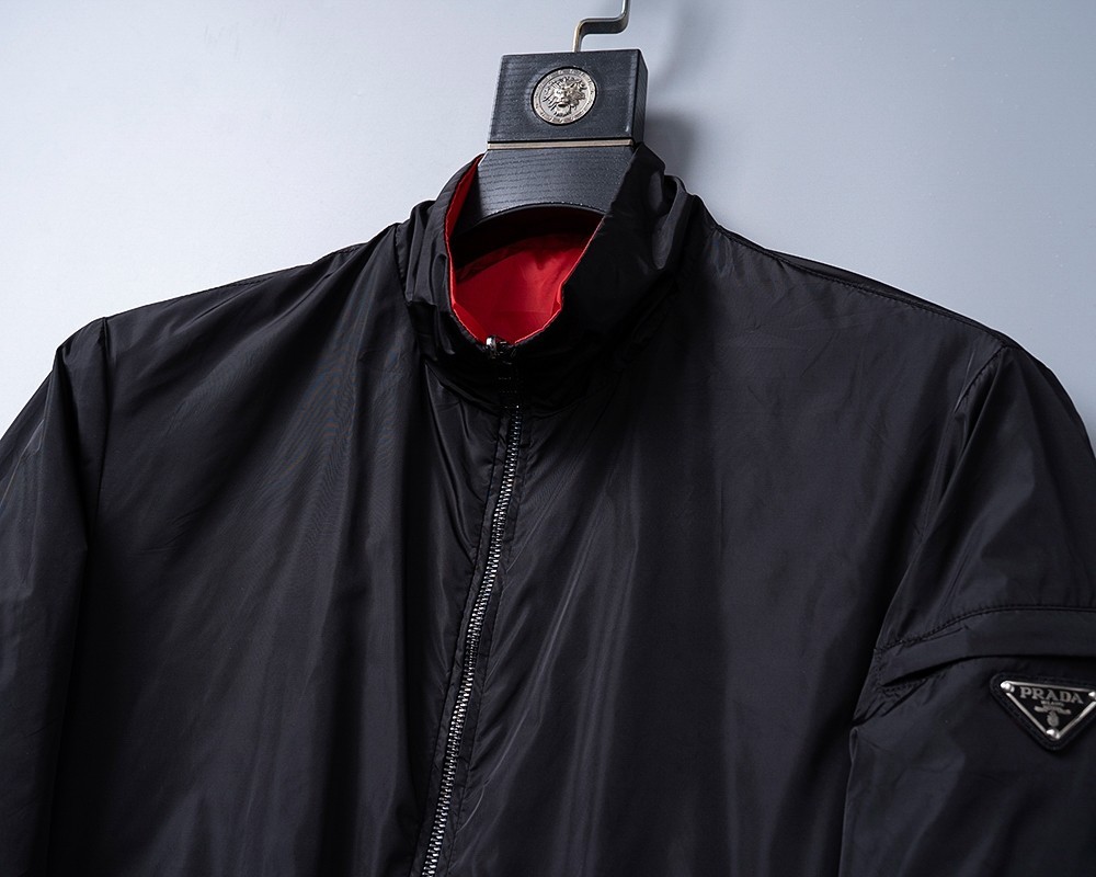【PRADA旗艦店】プラダ リバーシブルジャケット ご好評に付き再入荷！