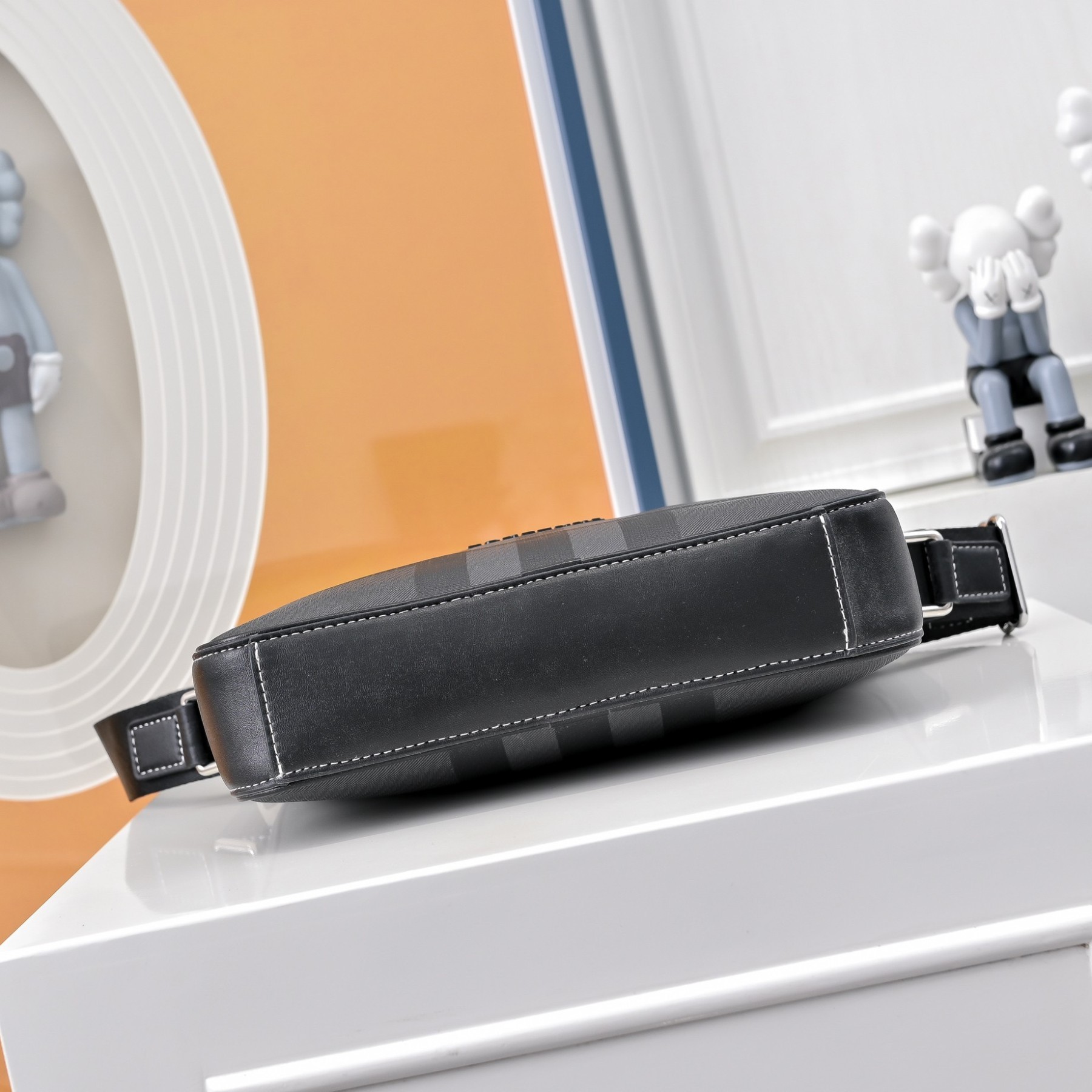 BURBERRY バーバリー 新しいショルダーバッグ 25*5*18CM