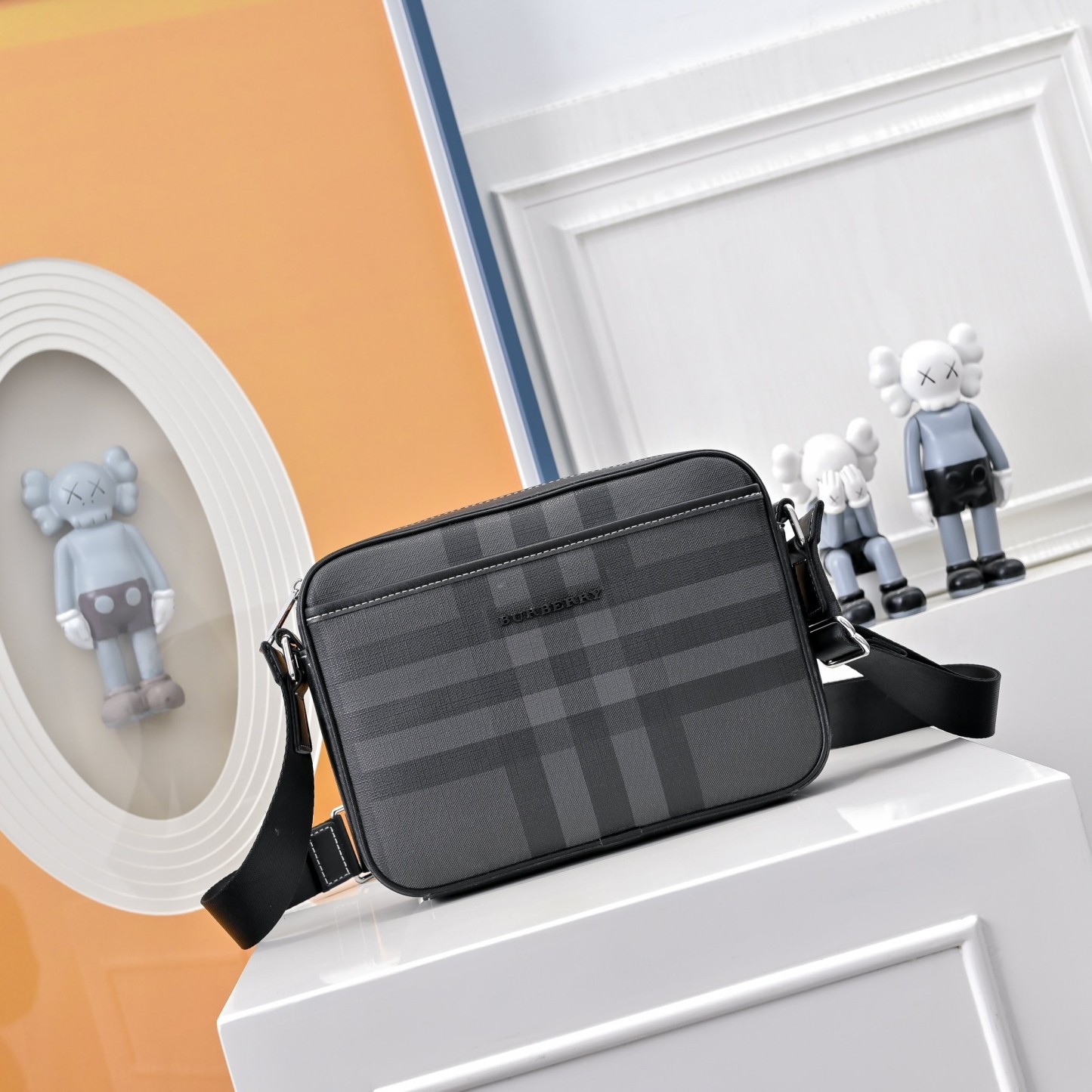 BURBERRY バーバリー 新しいショルダーバッグ 25*5*18CM